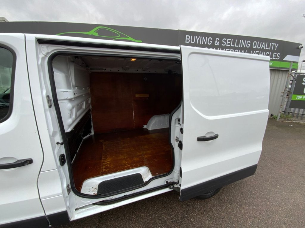 Used Vauxhall Vivaro 2017 for sale - 77302178: Photo 6