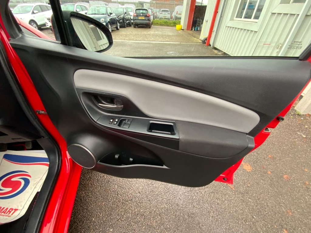 Used Toyota Yaris 2016 for sale - 76396258: Photo 15