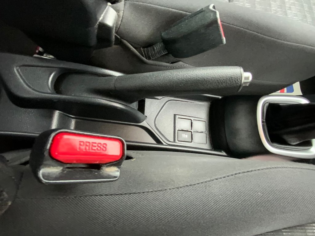 Used Toyota Yaris 2016 for sale - 76396258: Photo 26