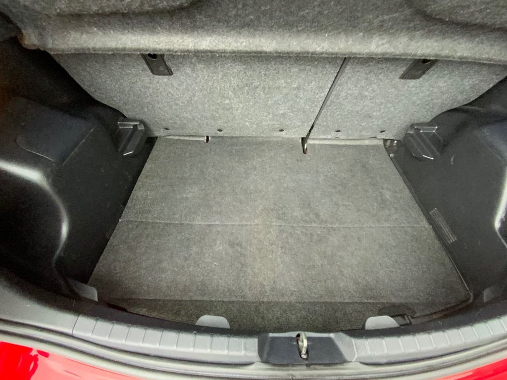 Used Toyota Yaris 2016 for sale - 76396258: Photo 28