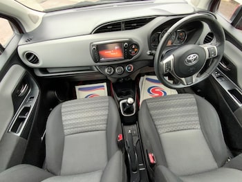 Used Toyota Yaris 2016 for sale - 76396258: Photo