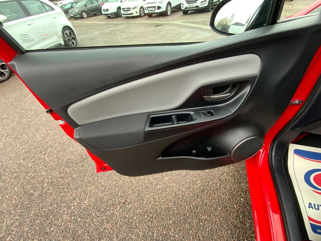 Used Toyota Yaris 2016 for sale - 76396258: Photo 33