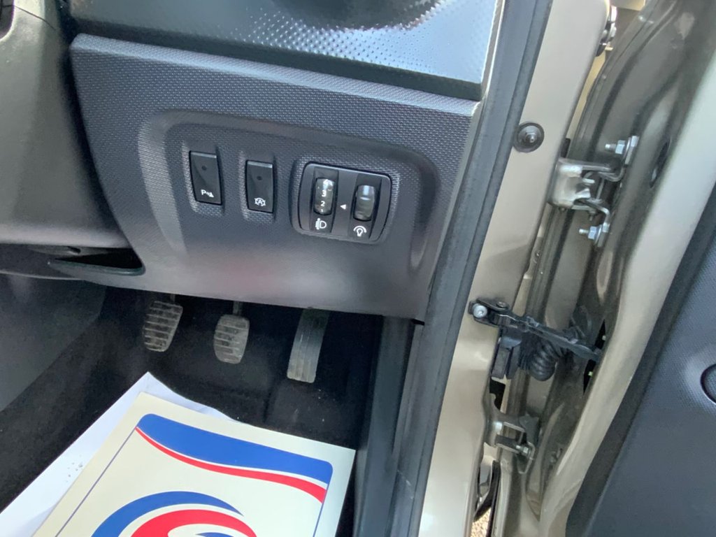 Used Renault Captur 2015 for sale - 76617492: Photo 24