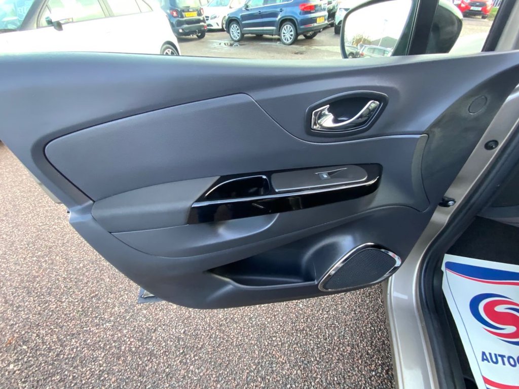 Used Renault Captur 2015 for sale - 76617492: Photo 37