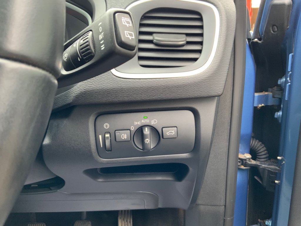 Used Volvo V40 2016 for sale - 78003081: Photo 41