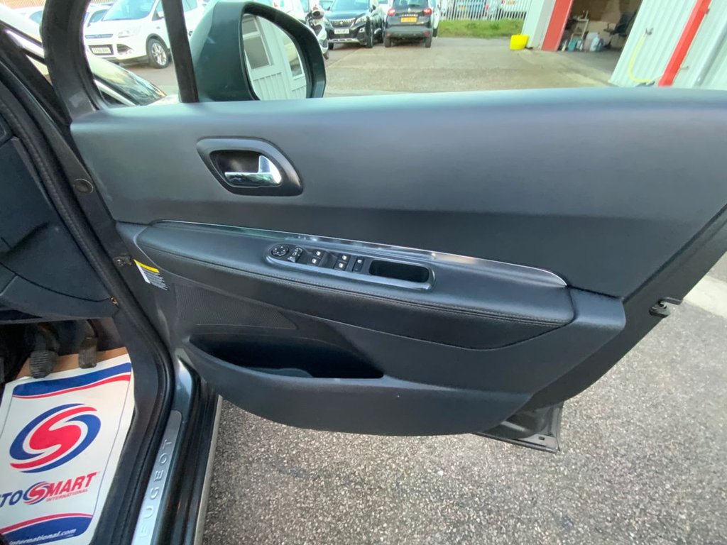 Used Peugeot 3008 2016 for sale - 76396273: Photo 12