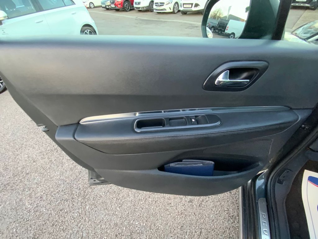 Used Peugeot 3008 2016 for sale - 76396273: Photo 36