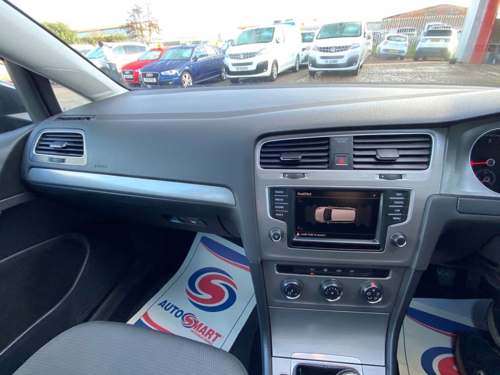 Used Volkswagen Golf 2016 for sale - 77276373: Photo 32