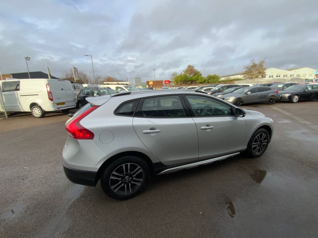 Used Volvo V40 2016 for sale - 77703918: Photo 16