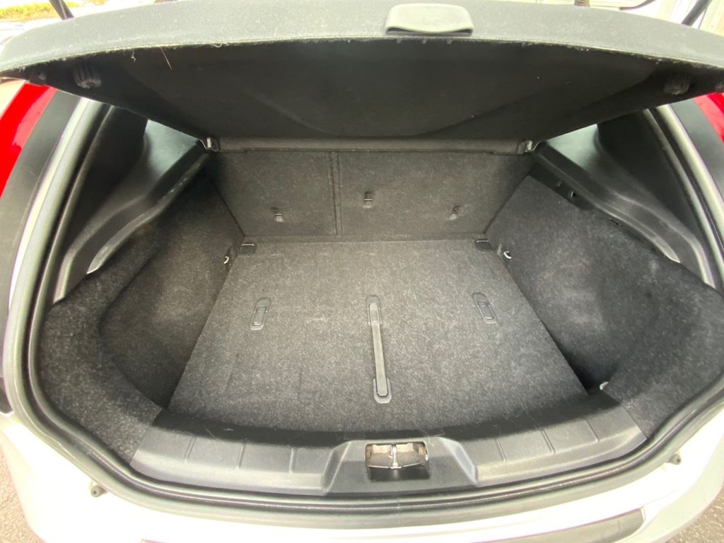 Used Volvo V40 2016 for sale - 77703918: Photo 30