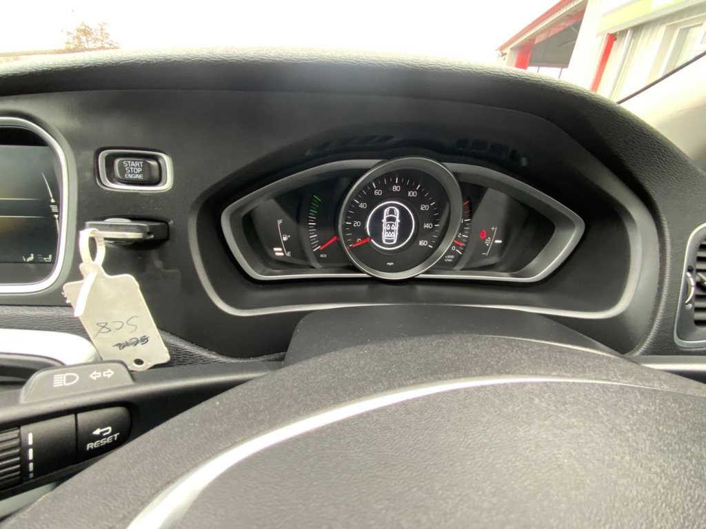 Used Volvo V40 2016 for sale - 77703918: Photo 41