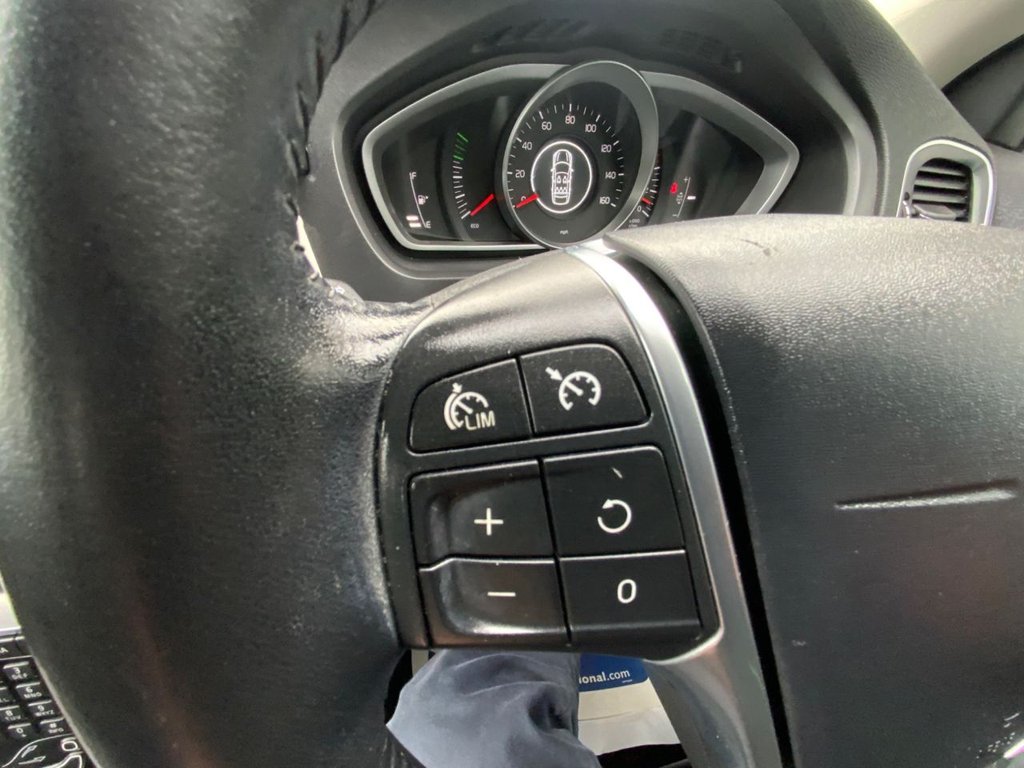 Used Volvo V40 2016 for sale - 77703918: Photo 43