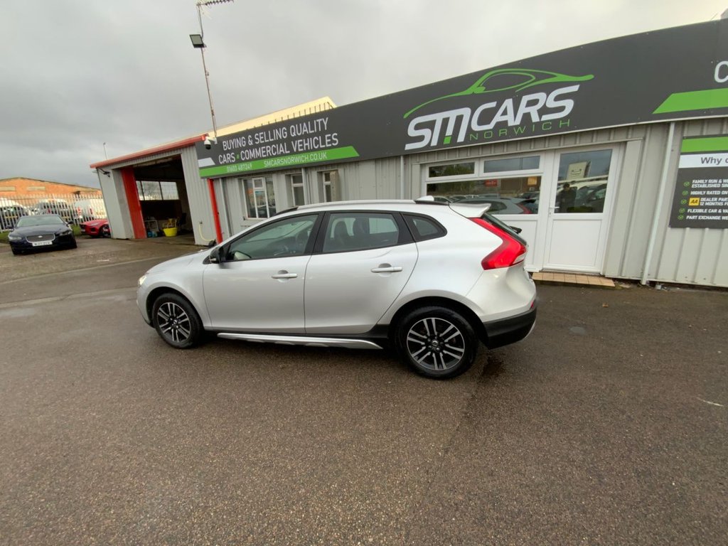 Used Volvo V40 2016 for sale - 77703918: Photo 5