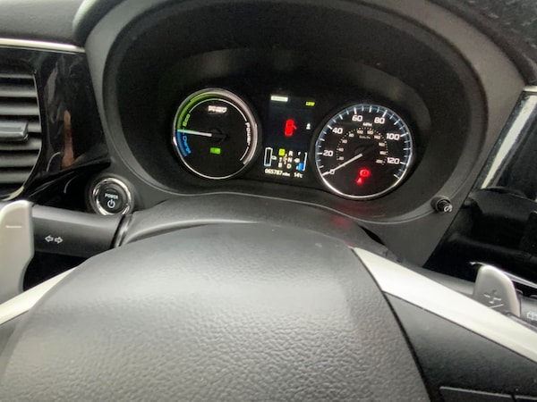 Used Mitsubishi Outlander 2015 for sale - 76223408: Photo 20