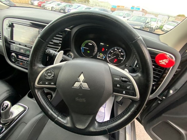 Used Mitsubishi Outlander 2015 for sale - 76223408: Photo 23