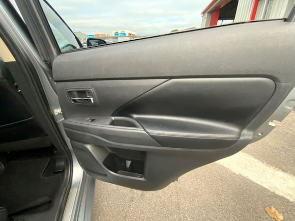 Used Mitsubishi Outlander 2015 for sale - 76223408: Photo 35