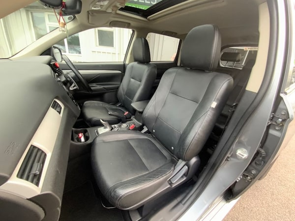 Used Mitsubishi Outlander 2015 for sale - 76223408: Photo 43
