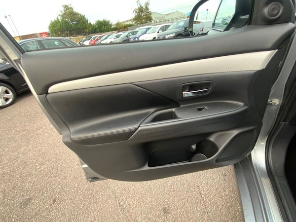 Used Mitsubishi Outlander 2015 for sale - 76223408: Photo 44