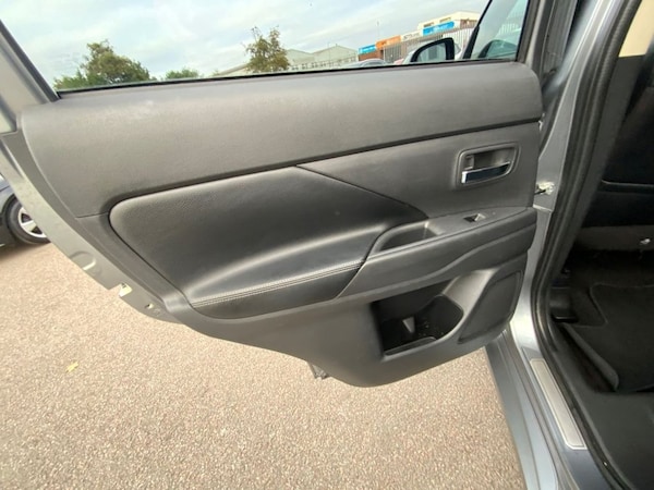 Used Mitsubishi Outlander 2015 for sale - 76223408: Photo 47
