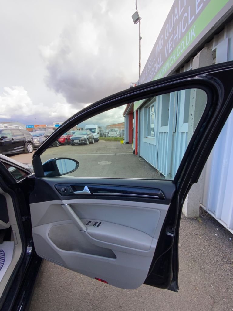 Used Volkswagen Golf 2016 for sale - 77990950: Photo 14