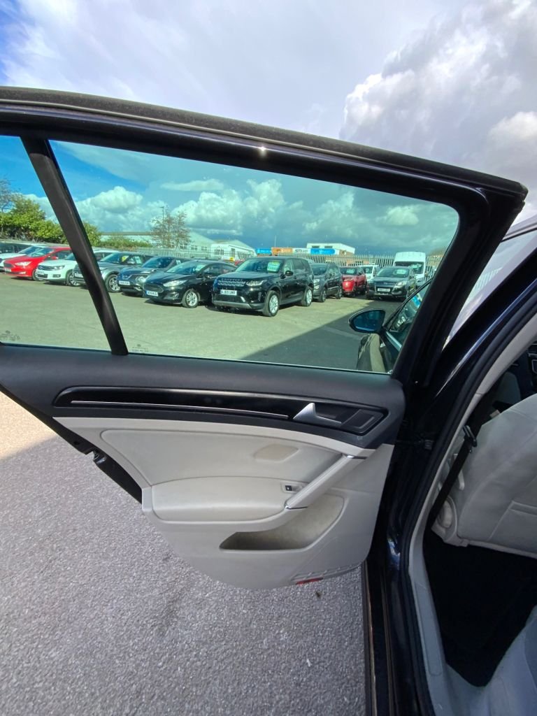 Used Volkswagen Golf 2016 for sale - 77990950: Photo 22