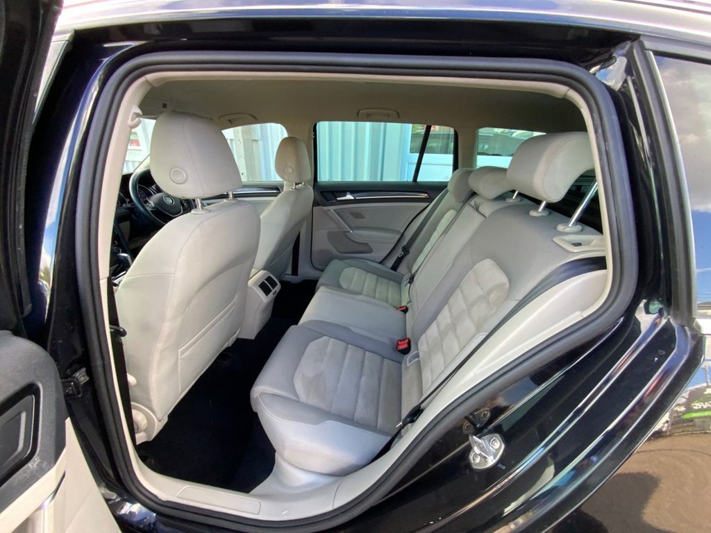 Used Volkswagen Golf 2016 for sale - 77990950: Photo 24