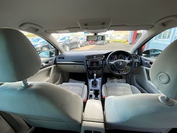 Used Volkswagen Golf 2016 for sale - 77990950: Photo