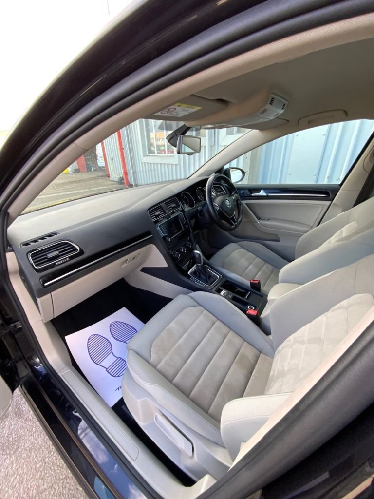 Used Volkswagen Golf 2016 for sale - 77990950: Photo 30