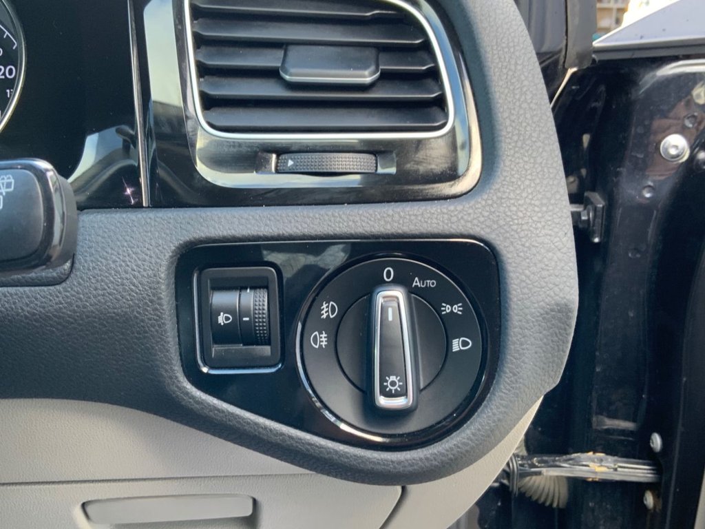 Used Volkswagen Golf 2016 for sale - 77990950: Photo 45