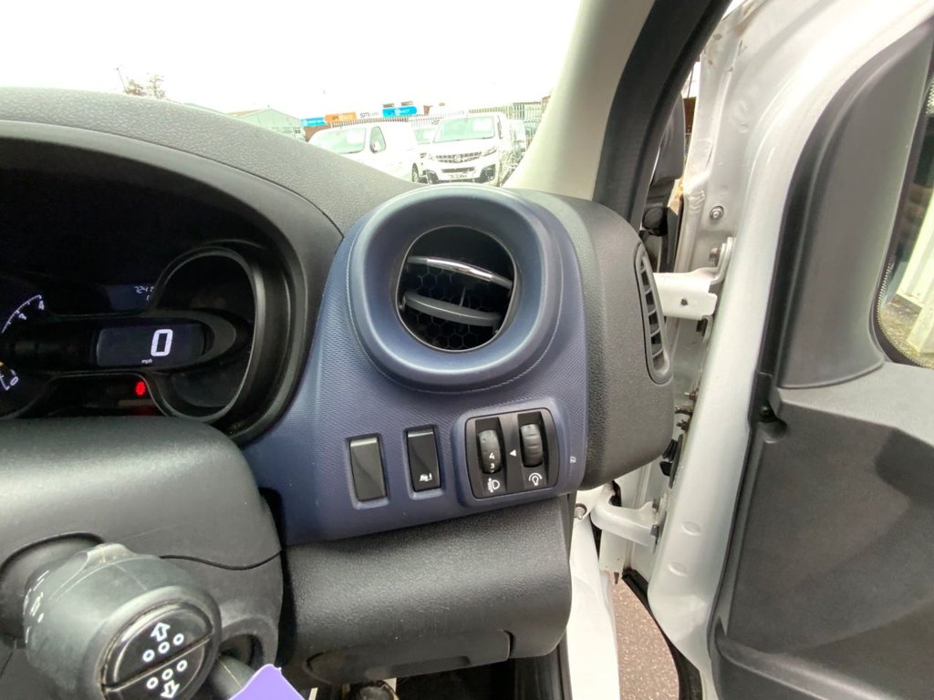 Used Vauxhall Vivaro 2017 for sale - 77666778: Photo 29
