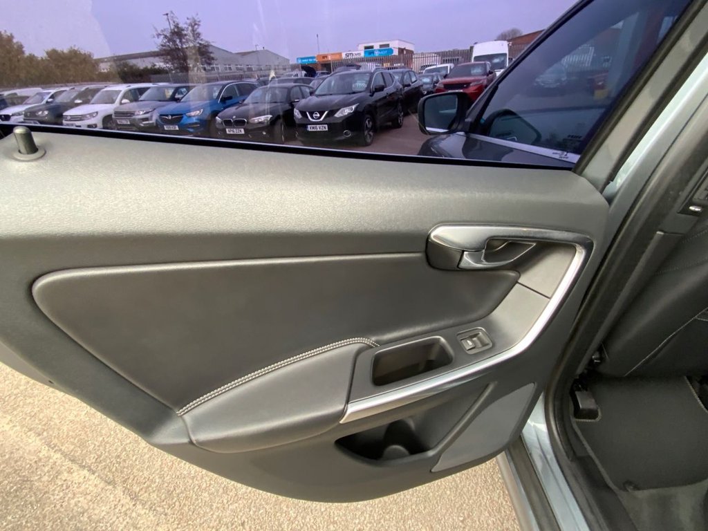 Used Volvo XC60 2016 for sale - 77981621: Photo 33