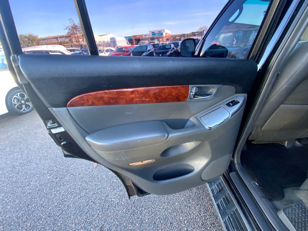 Used Toyota Land Cruiser 2003 for sale - 76711558: Photo 31