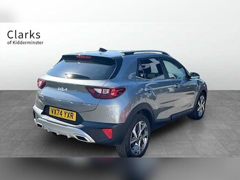 Used Kia Stonic 2024 for sale - 76009789: Photo