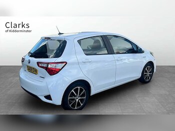 Used Toyota Yaris 2019 for sale - 75724013: Photo
