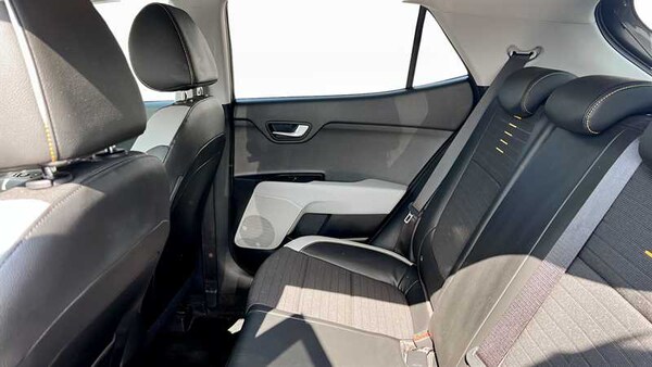 Used Kia Stonic 2023 for sale - 75427589: Photo 16