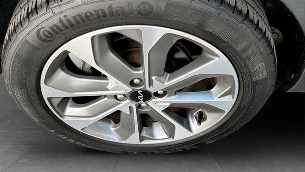 Used Kia Stonic 2023 for sale - 75427589: Photo 21