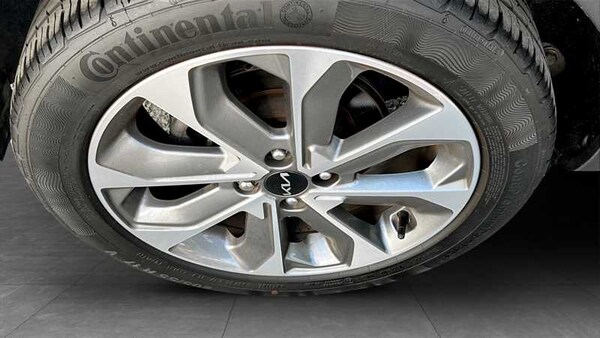 Used Kia Stonic 2023 for sale - 75427589: Photo 23