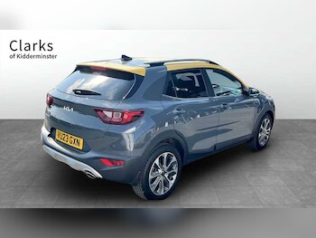Used Kia Stonic 2023 for sale - 75427589: Photo