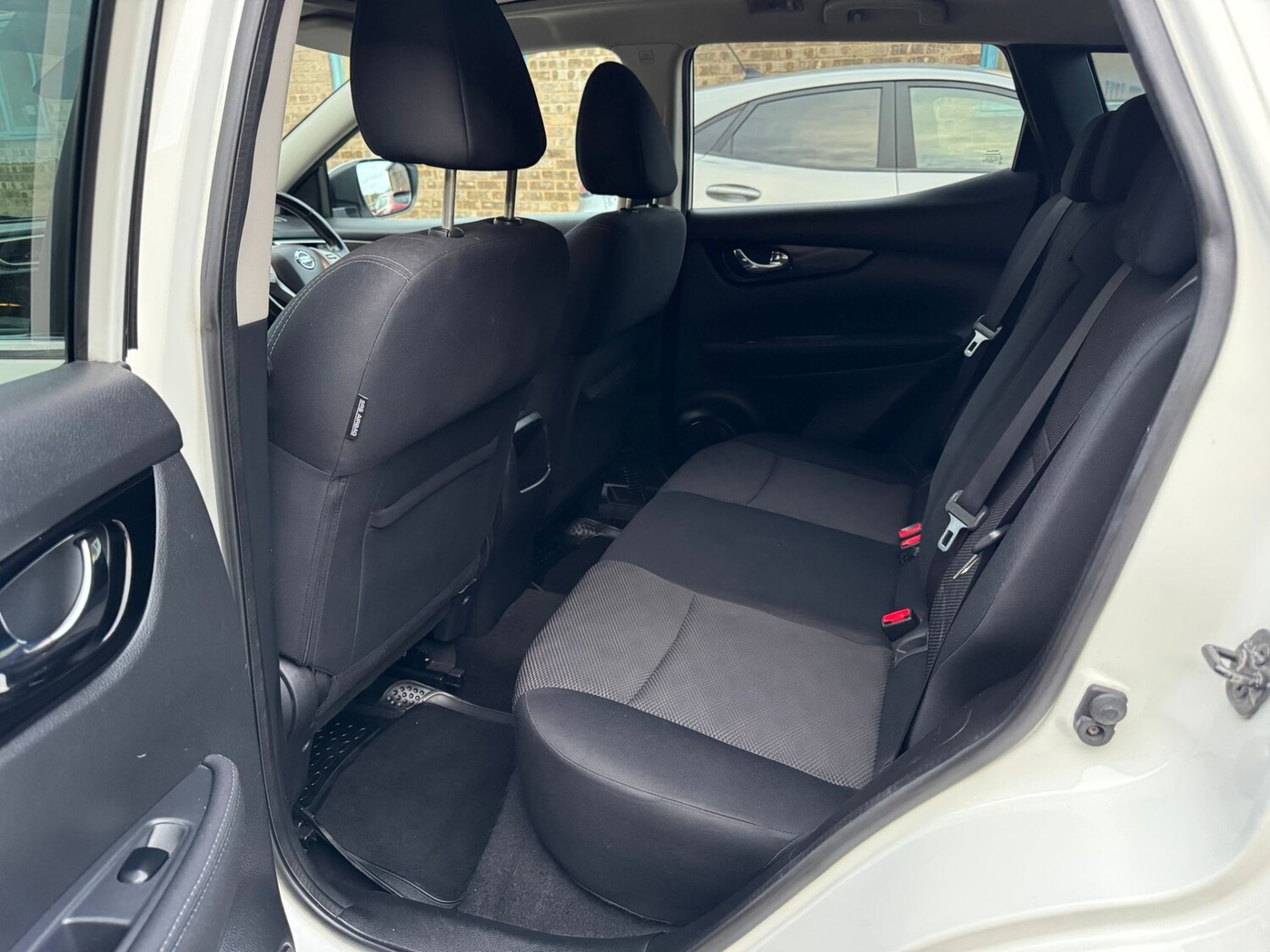 Used Nissan Qashqai 2015 for sale - 76571298: Photo 12