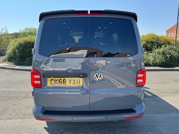 Used Volkswagen Transporter 2018 for sale - 79131004: Photo
