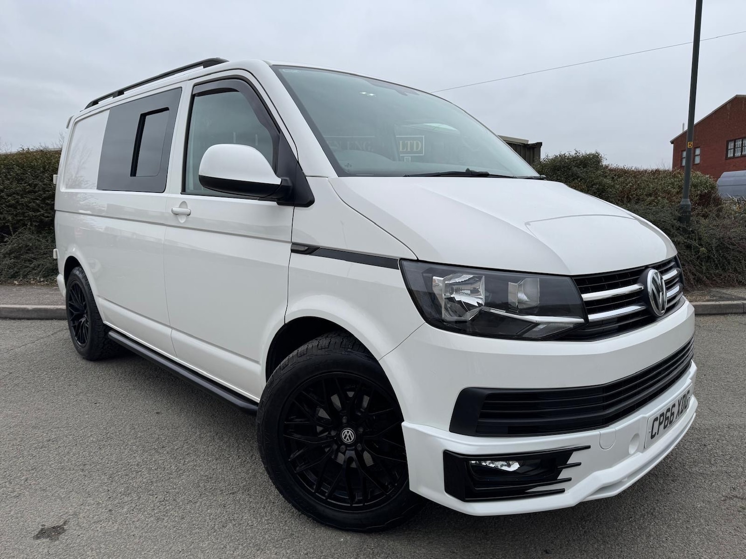 Used Volkswagen Transporter 2017 for sale - 77595217: Photo 1