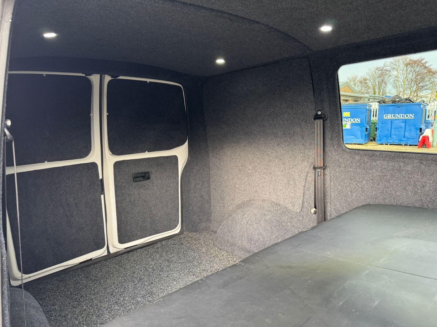 Used Volkswagen Transporter 2011 for sale - 77201511: Photo 16