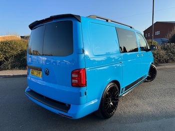 Used Volkswagen Transporter 2017 for sale - 77701283: Photo