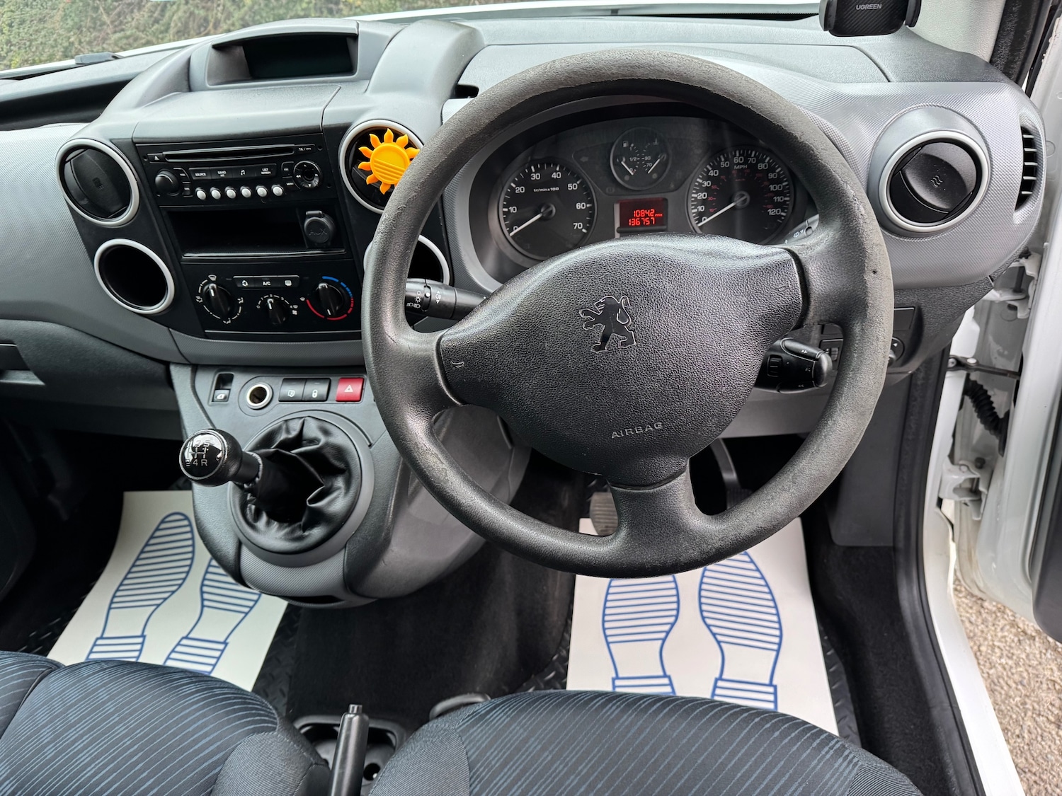 Used Peugeot Partner 2010 for sale - 77357443: Photo 11