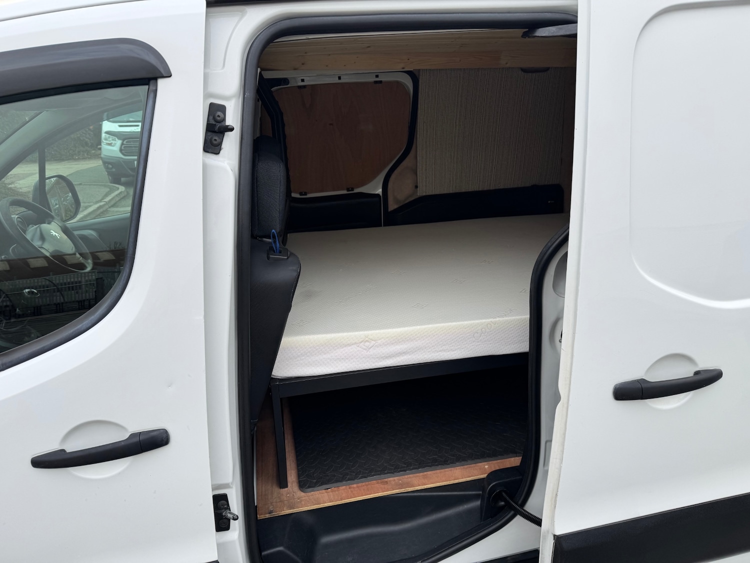 Used Peugeot Partner 2010 for sale - 77357443: Photo 12