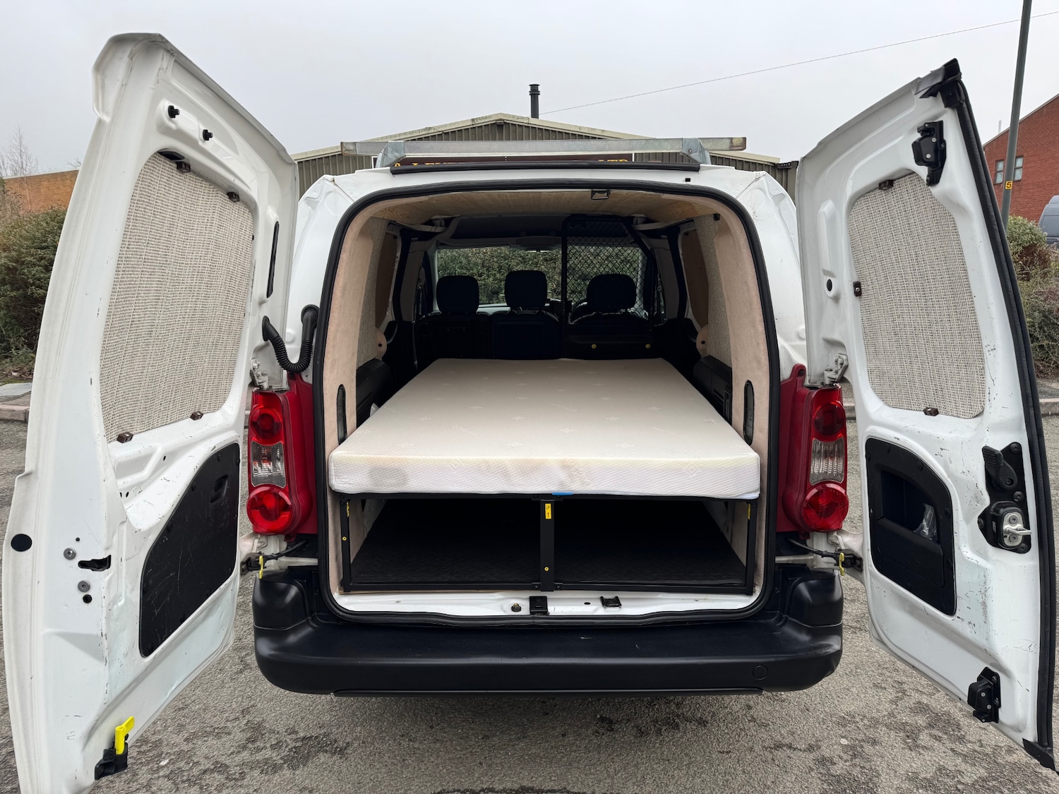 Used Peugeot Partner 2010 for sale - 77357443: Photo 13