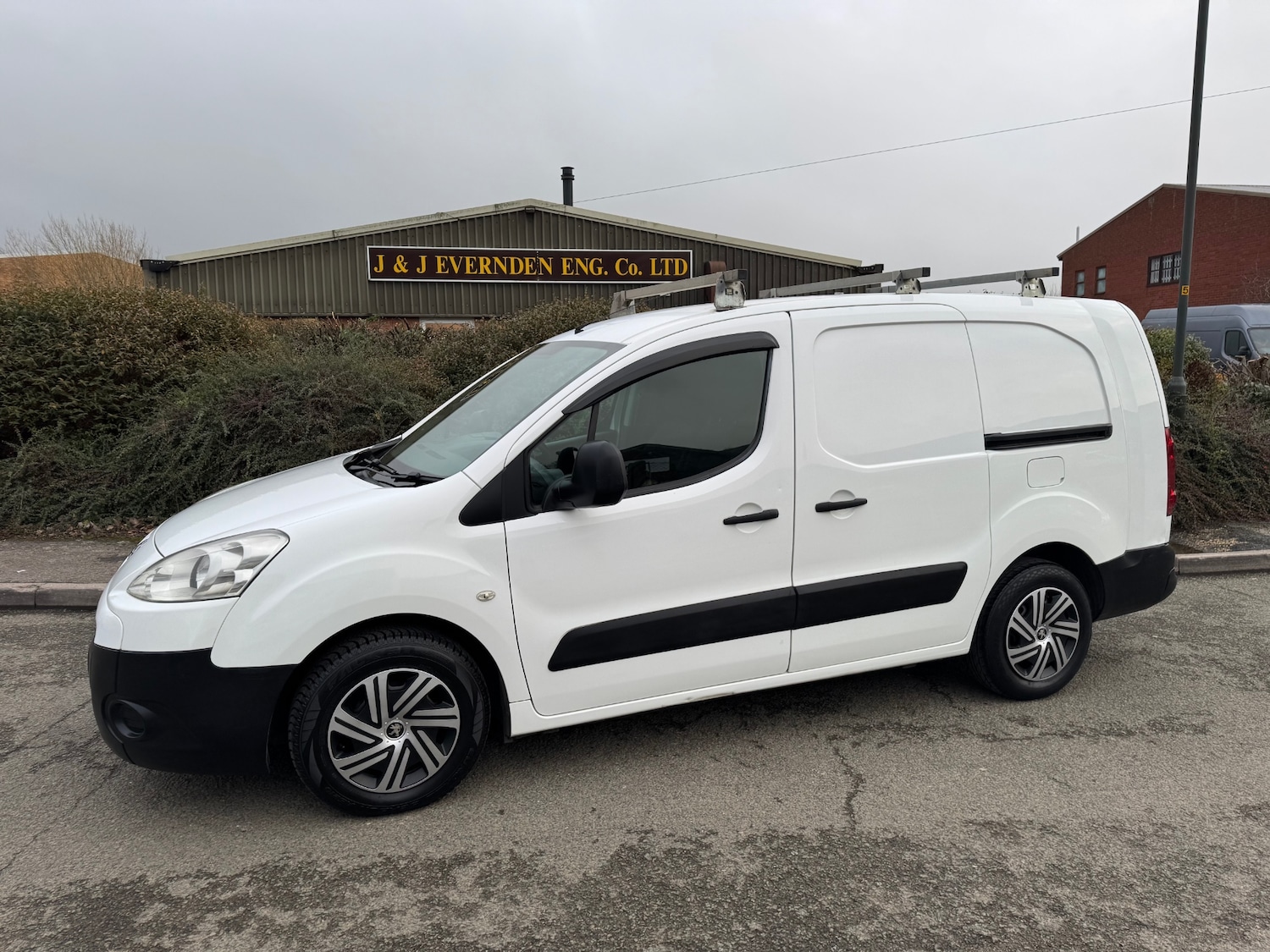 Used Peugeot Partner 2010 for sale - 77357443: Photo 6