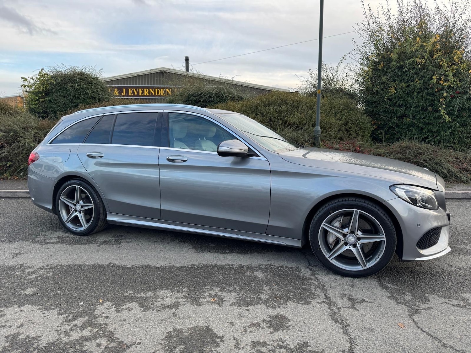 Used Mercedes-Benz C Class 2014 for sale - 76548112: Photo 2