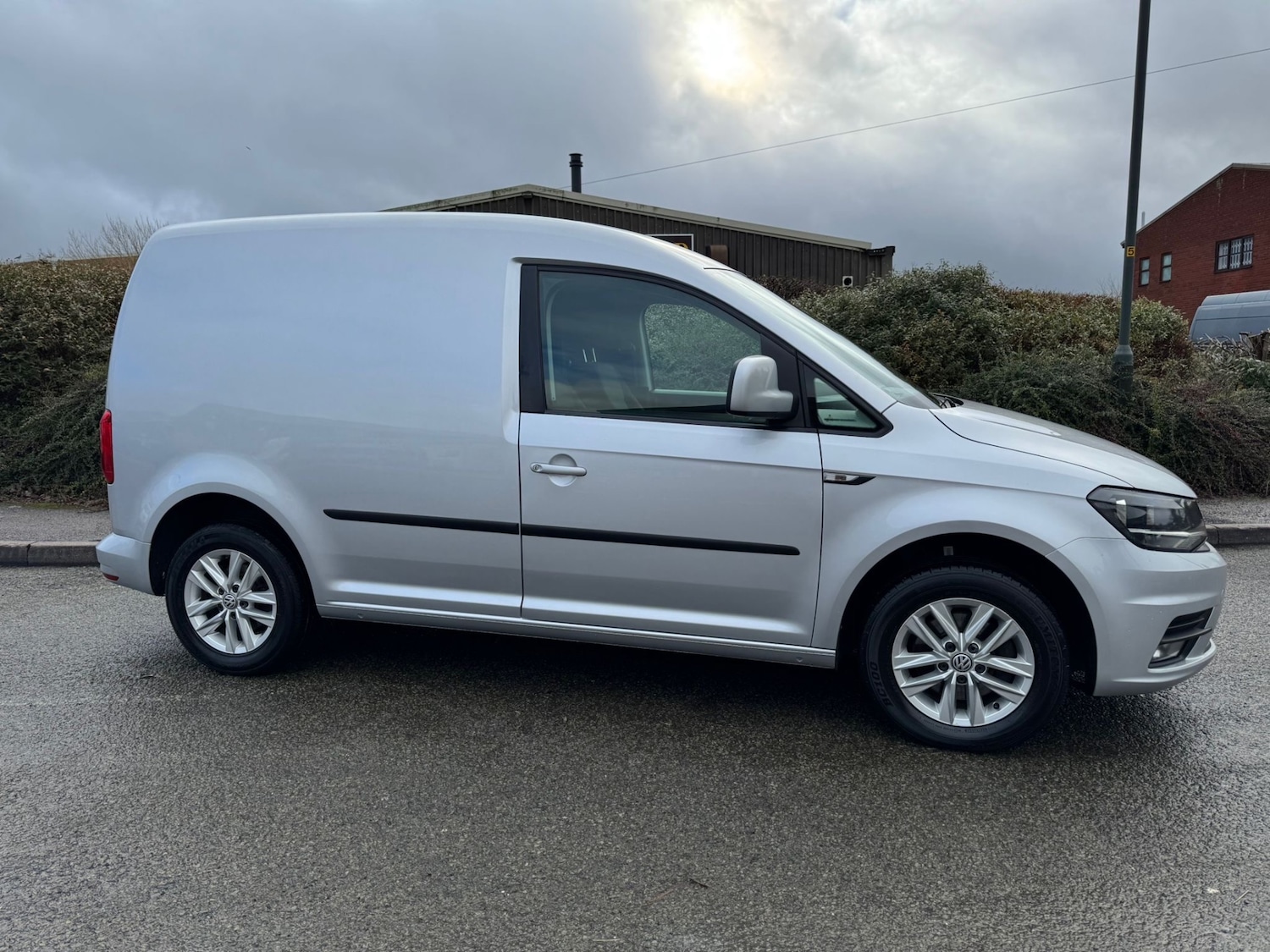Used Volkswagen Caddy 2018 for sale - 77438710: Photo 2