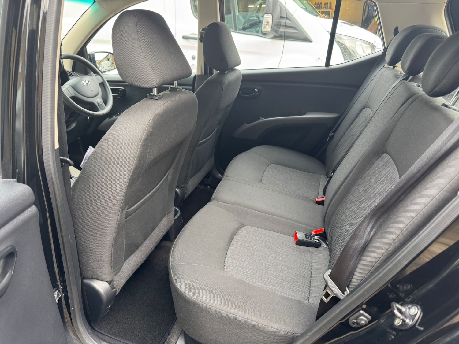 Used Hyundai i10 2013 for sale - 76466606: Photo 12